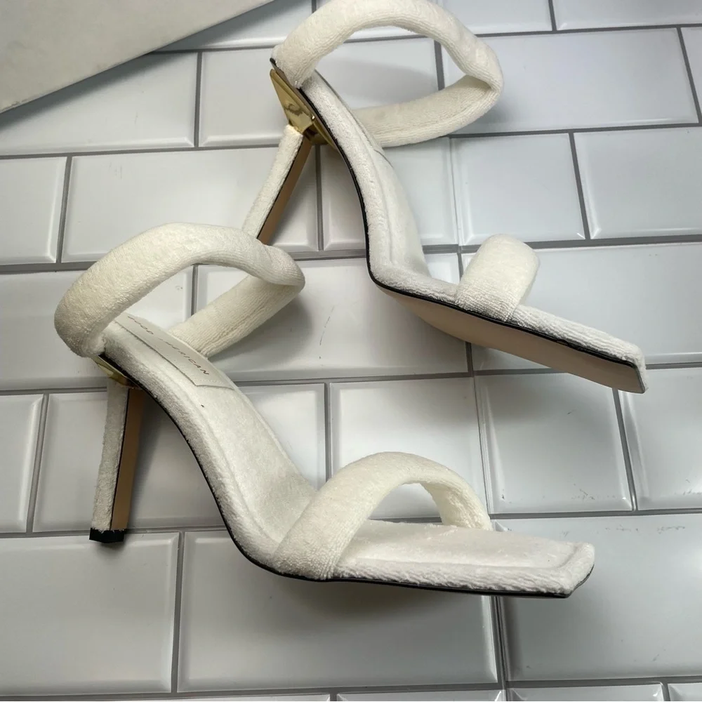 NIB GOOD AMERICAN WHITE‎ TERRY SLIP ON SANDALS